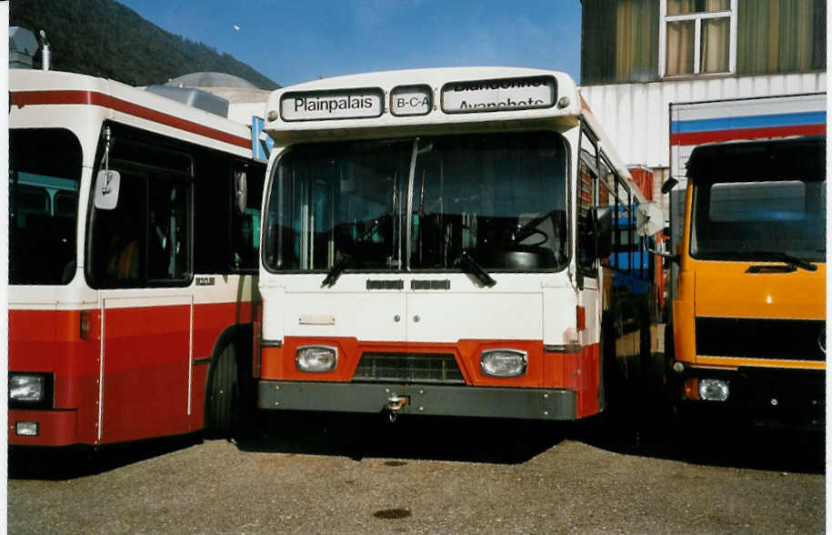 (050'205) - TPG Genve - Nr. 546 - FBW/Hess-Lauber (ex Nr. 256) am 15. Oktober 2001 in Biel, BTR