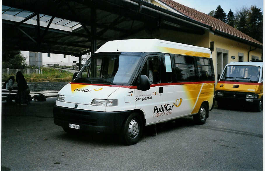 (050'416) - TSPG Saignelgier - BE 546'872 - Fiat am 18. Oktober 2001 beim Bahnhof Tavannes