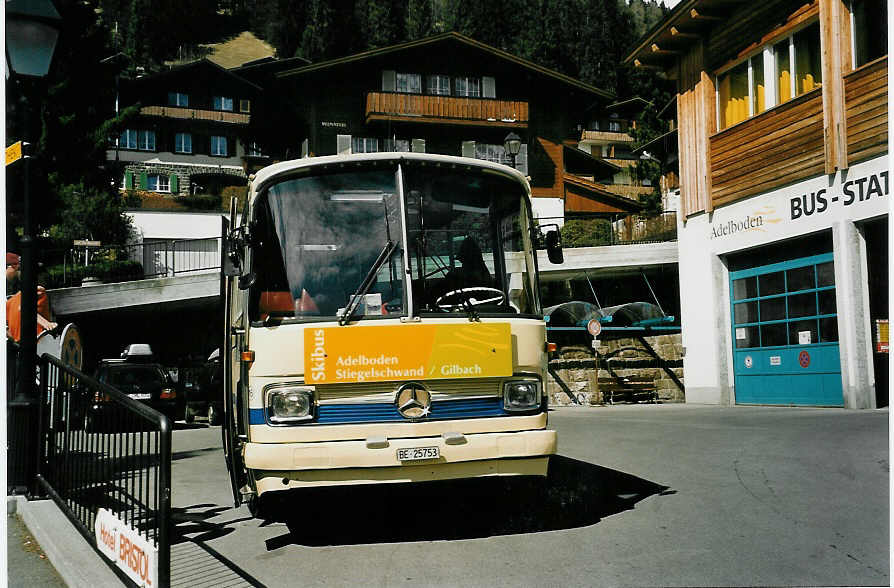 (052'706) - AFA Adelboden - Nr. 16/BE 25'753 - Mercedes/Vetter (ex FART Locarno Nr. 3) am 1. April 2002 beim Autobahnhof Adelboden