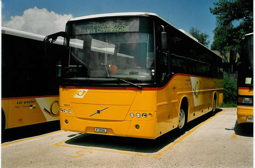 (054'118) - PTT-Regie - P 25'161 - Volvo am 22. Juni 2002 in Yverdon, Garage