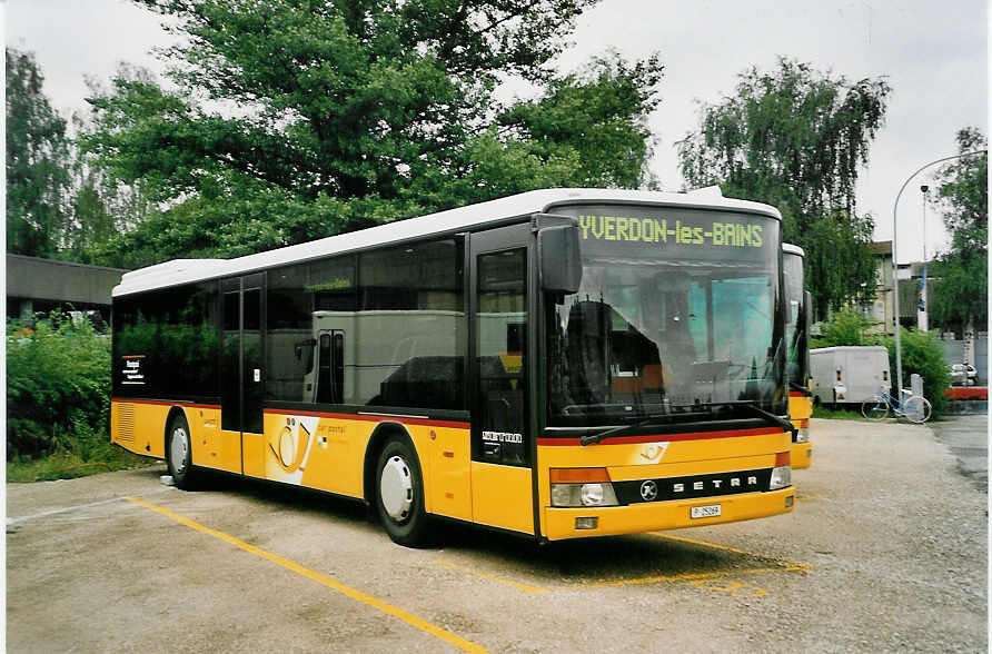 (054'402) - PTT-Regie - P 25'269 - Setra am 13. Juli 2002 in Yverdon, Garage