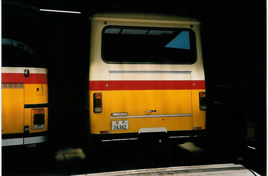 (054'628) - PTT-Regie - P 24'362 - Saurer/R&J am 22. Juli 2002 in Lugano, Garage