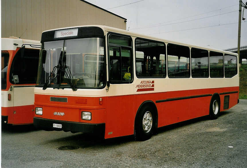 (054'731) - AMSA Chiasso - Nr. 22/TI 19'022 - NAW/Hess (ex Tischhauser, Oberschan) am 23. Juli 2002 in Balerna, Garage