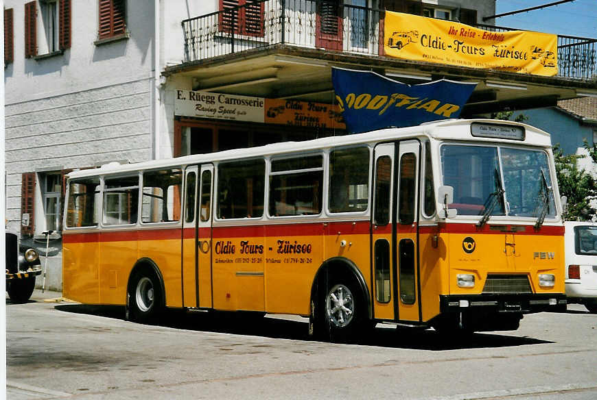 (055'108) - Oldie-Tours Zrisee, Wollerau - Nr. 15 - FBW/Hess am 27. Juli 2002 in Schmerikon, Garage