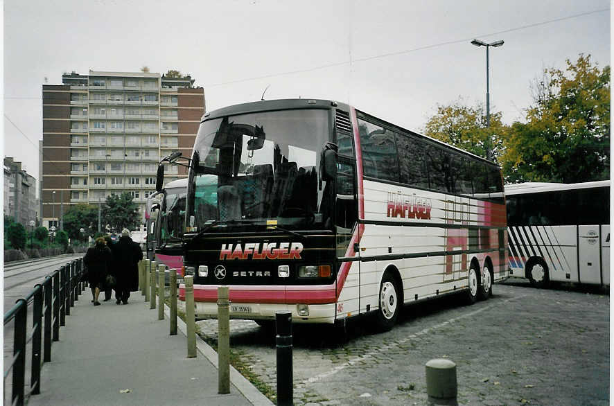 (056'830) - Aus der Schweiz: Hfliger, Sursee - Nr. 46/LU 15'141 - Setra am 10. Oktober 2002 in Wien, Schwedenplatz