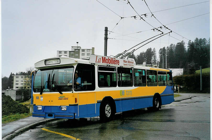 (057'418) - TC La Chaux-de-Fonds - Nr. 108 - FBW/Hess-Haag Trolleybus am 30. November 2002 in La Chaux-de-Fonds, Recorne