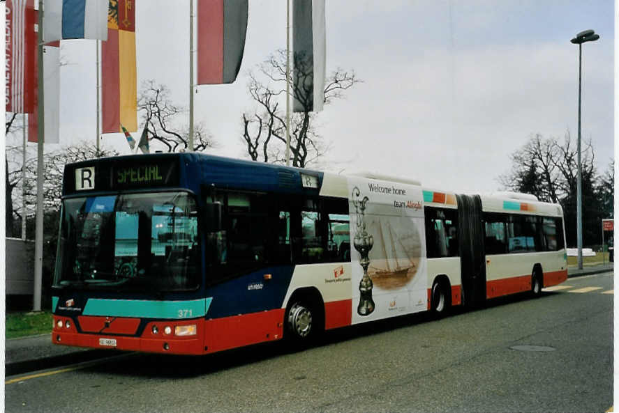 (059'136) - TPG Genve - Nr. 371/GE 96'812 - Volvo am 16. Mrz 2003 in Genve, Palexpo