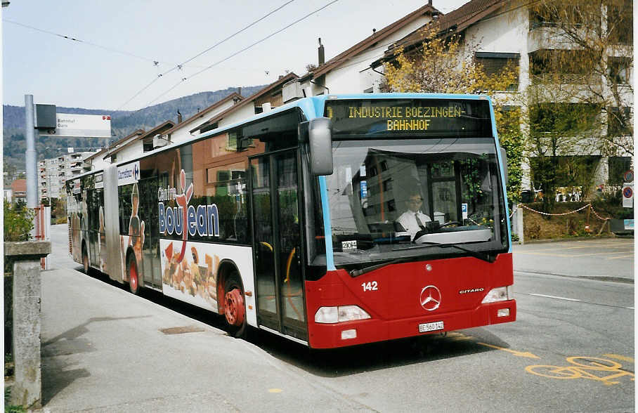 (059'711) - VB Biel - Nr. 142/BE 560'142 - Mercedes am 14. April 2003 in Biel, Orpundplatz