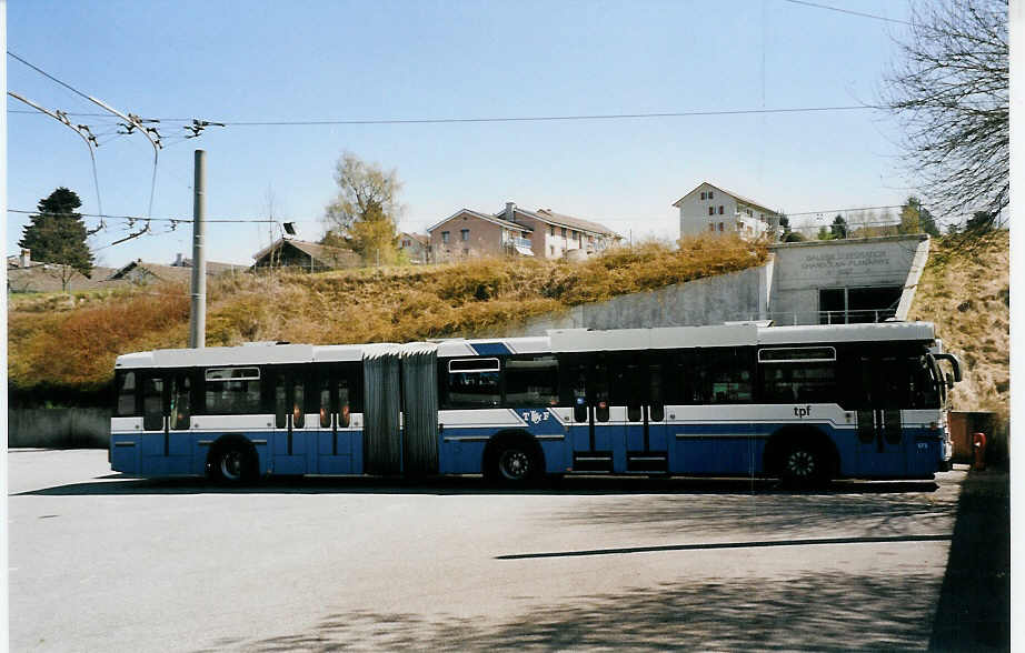 (059'828) - TPF Fribourg - Nr. 573/FR 300'399 - Volvo/Hess (ex TF Fribourg Nr. 173) am 18. April 2003 in Fribourg, Garage