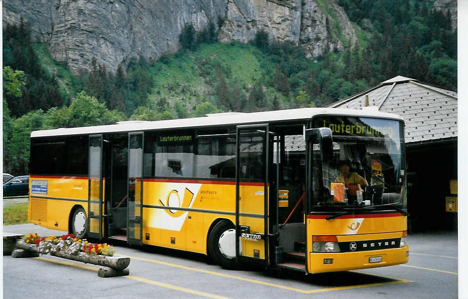 (061'224) - Schmocker, Stechelberg - Nr. 1/BE 476'514 - Setra am 29. Juni 2003 in Stechelberg, Hotel