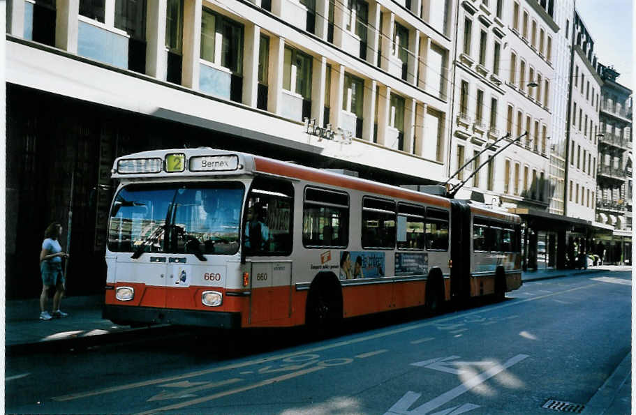 (062'420) - TPG Genve - Nr. 660 - Saurer/Hess Gelenktrolleybus am 4. August 2003 in Genve, Bel-Air