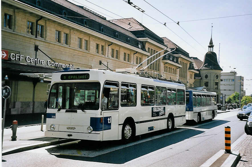 (062'623) - TL Lausanne - Nr. 770 - NAW/Lauber Trolleybus am 4. August 2003 beim Bahnhof Lausanne