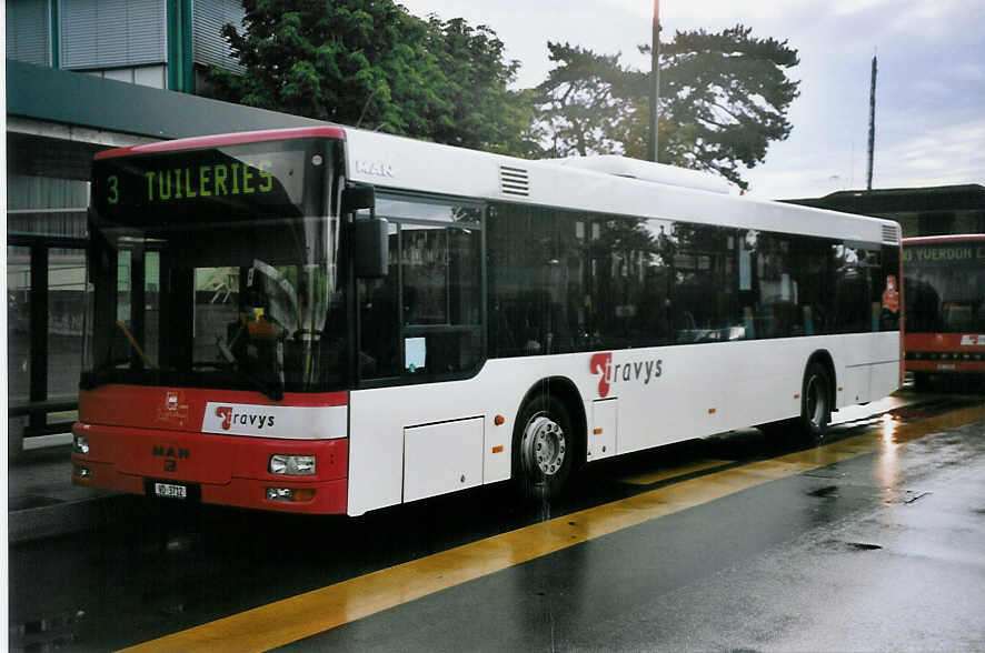 (062'737) - TRAVYS Yverdon - VD 3712 - MAN am 30. August 2003 beim Bahnhof Yverdon