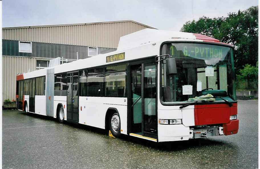 (062'903) - TPF Fribourg - Nr. 517 - MAN/Hess Gelenkduobus am 30. August 2003 in Bellach, Hess