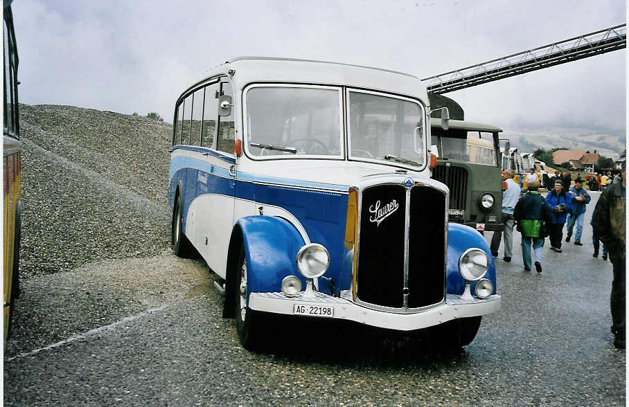 (062'928) - Indermhle, Zurzach - AG 22'198 - Saurer/Saurer (ex Weibel, Weiach; ex P 23'112; ex P 2166) am 30. August 2003 in Niederbipp, Saurertreffen