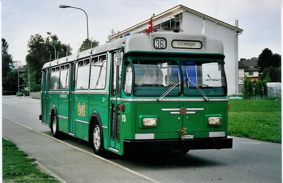 (063'325) - BVB Basel (RWB) - Nr. 75/BE 399'675 - FBW/FHS am 7. September 2003 beim Bahnhof Fraubrunnen