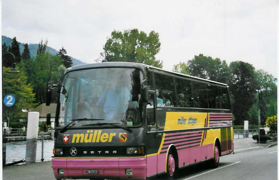 (063'630) - Mller, Uttigen - BE 501'082 - Setra am 28. September 2003 bei der Schifflndte Thun