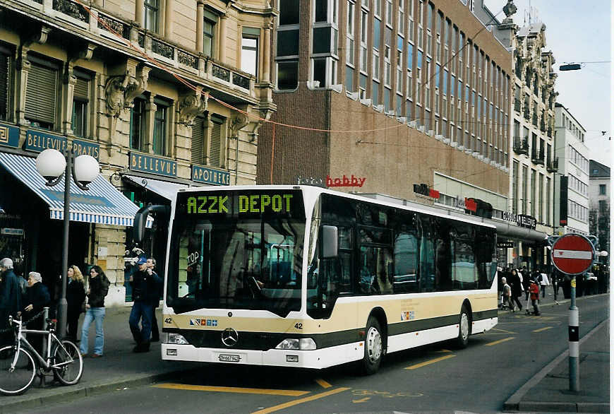 (065'622) - AZZK Zollikon - Nr. 42/ZH 667'942 - Mercedes am 16. Februar 2004 in Zrich, Bellevue