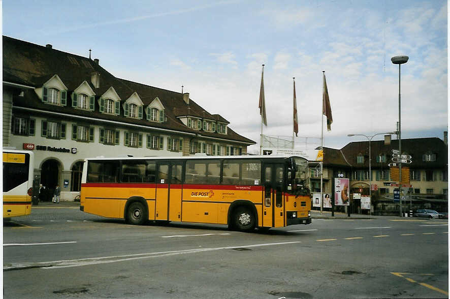 (066'411) - Burri, Teuffenthal - BE 60'582 - NAW/R&J am 4. April 2004 beim Bahnhof Thun