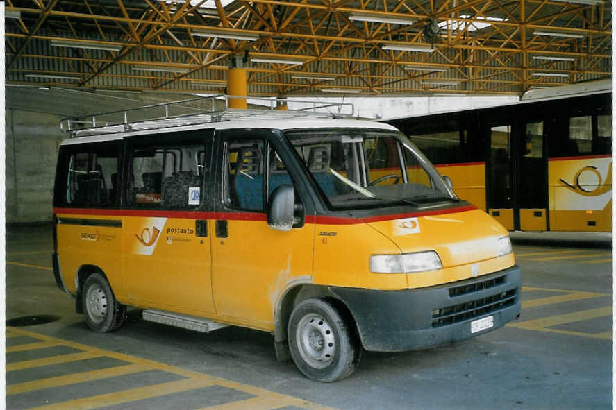 (066'714) - Elsa, Mutten - GR 22'233 - Fiat am 20. April 2004 in Thusis, Postautostation