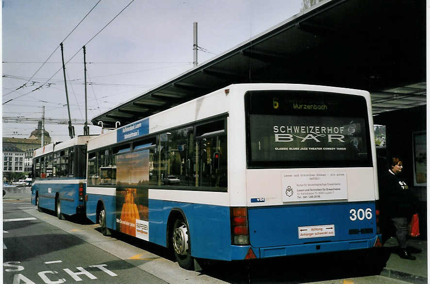 (067'002) - VBL Luzern - Nr. 306 - Lanz+Marti/Hess Personenanhnger am 22. April 2004 beim Bahnhof Luzern