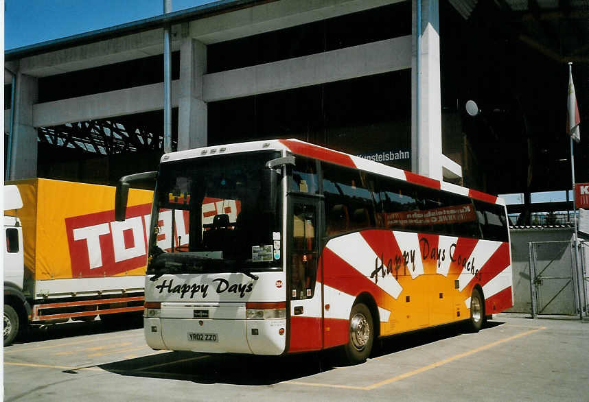 (068'209) - Aus England: Happy Days, Stafford - Nr. 204/YR02 ZZC - Van Hool am 8. Juni 2004 in Thun, Grabengut