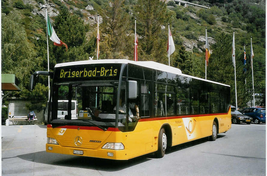 (069'815) - PostAuto Oberwallis - VS 241'966 - Mercedes am 31. Juli 2004 in Brigerbad, Thermalbad