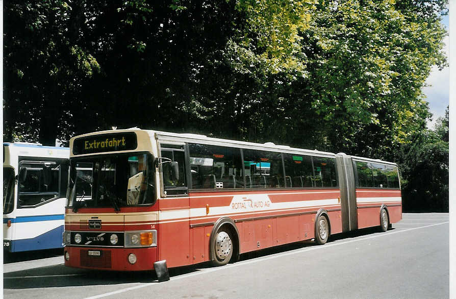 (070'130) - ARAG Ruswil - Nr. 14/LU 15'090 - Volvo/Van Hool am 21. August 2004 in Luzern, Inseli-P