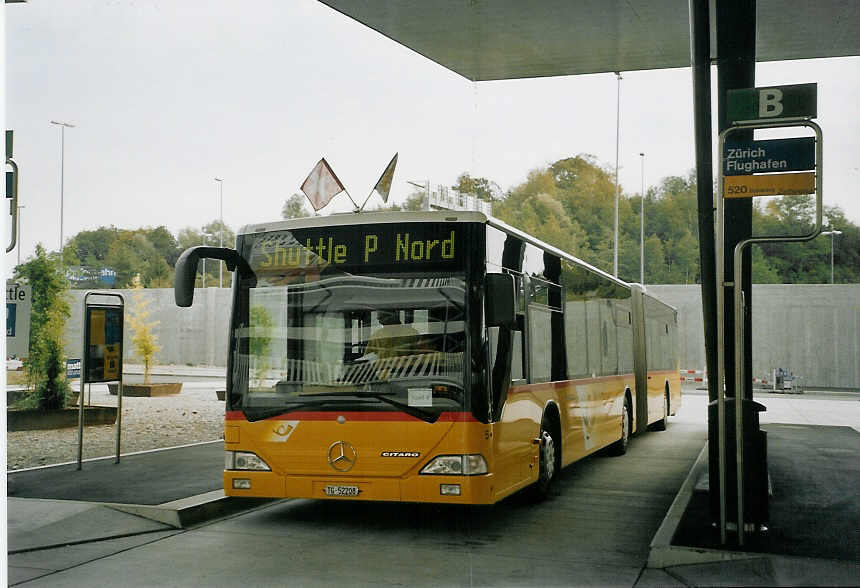 (070'803) - Cars Alpin Neff, Arbon - Nr. 5/TG 52'208 - Mercedes am 11. September 2004 in Zrich, Flughafen