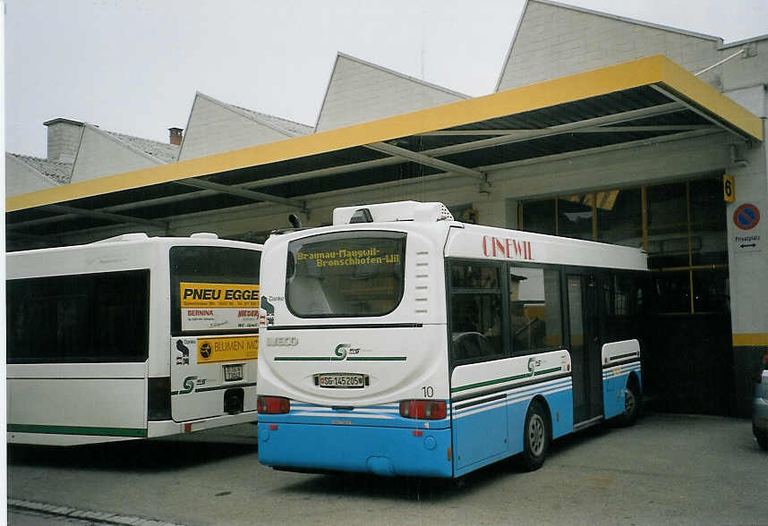 (072'114) - RTB Altsttten - Nr. 10/SG 145'205 - Iveco am 11. Oktober 2004 in Wil, Garage BOS (Einsatz BOS)