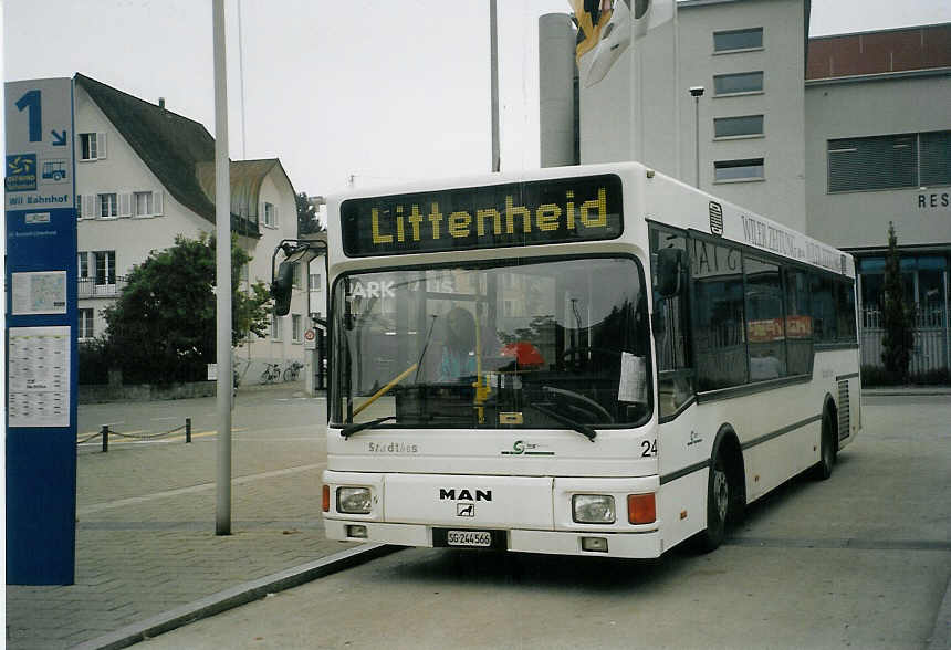 (072'126) - BOS Wil - Nr. 24/SG 244'566 - MAN/Lauber (ex AWL Littenheid) am 11. Oktober 2004 beim Bahnhof Wil