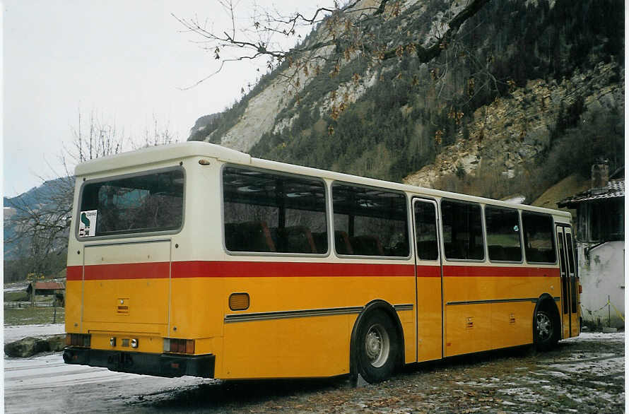 (072'819) - Schmocker, Stechelberg - Nr. 3 - Saurer/R&J (ex Nr. 1; ex Gertsch, Stechelberg Nr. 1) am 28. November 2004 in Stechelberg, Hotel