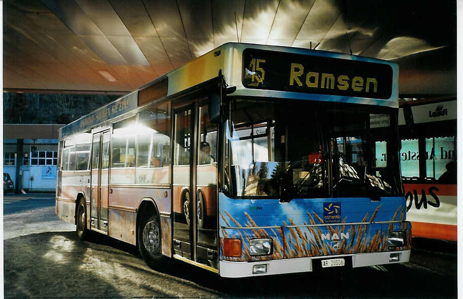 (073'818) - VBH Herisau - Nr. 2/AR 20'556 - MAN am 8. Januar 2005 beim Bahnhof Herisau