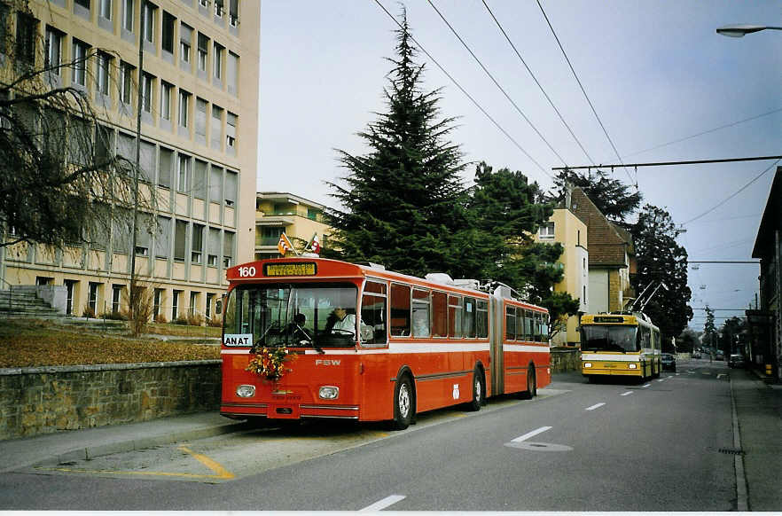 (074'111) - TN Neuchtel - Nr. 160 - FBW/Hess Gelenktrolleybus (ex Nr. 60) am 16. Januar 2005 in Neuchtel, Tivoli