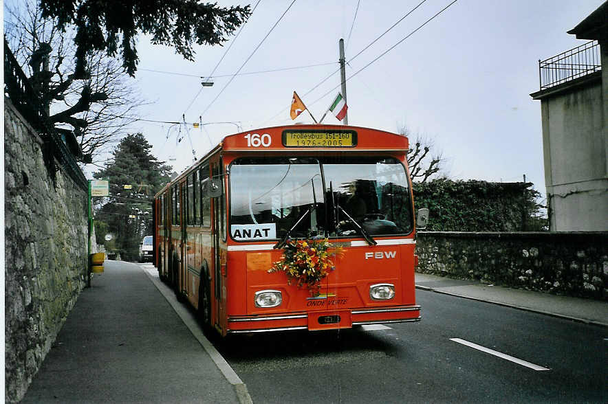 (074'136) - TN Neuchtel - Nr. 160 - FBW/Hess Gelenktrolleybus (ex Nr. 60) am 16. Januar 2005 in Neuchtel, Chaumire