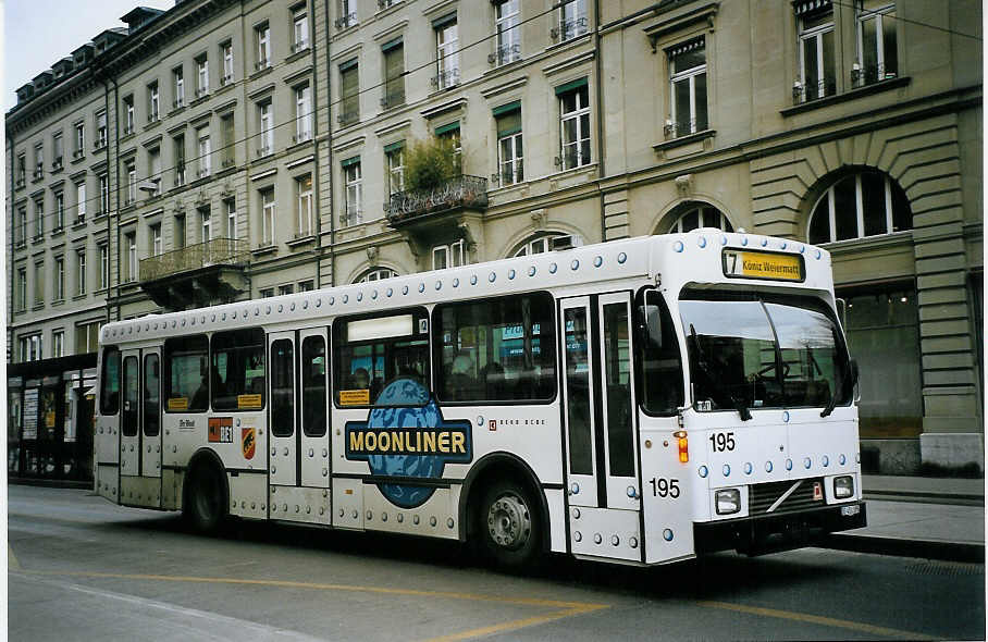 (074'510) - Bernmobil, Bern - Nr. 195/BE 451'195 - Volvo/Gangloff am 10. Februar 2005 beim Bahnhof Bern