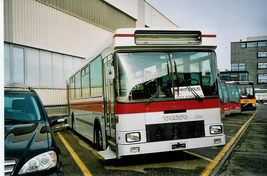 (074'819) - RVSH Schaffhausen - Nr. 2 - Volvo/Hess (ex Nr. 12) am 22. Februar 2005 in Biel, Rattinbus