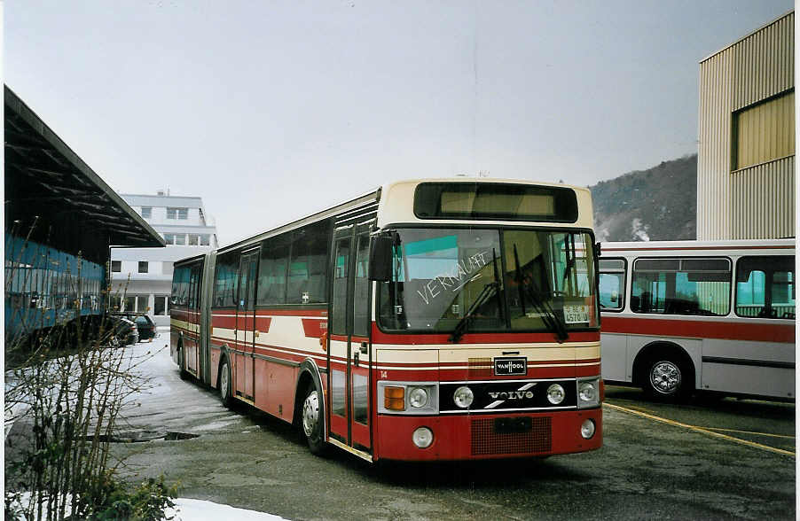 (074'820) - ARAG Ruswil - Nr. 14/BE 4570 U - Volvo/Van Hool am 22. Februar 2005 in Biel, Rattinbus