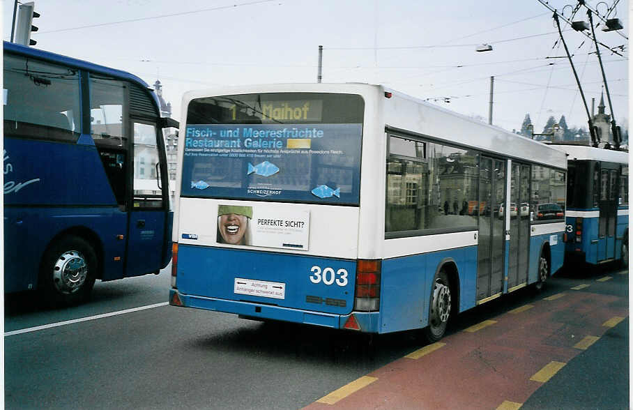 (075'305) - VBL Luzern - Nr. 303 - Lanz+Marti/Hess Personenanhnger am 25. Februar 2005 beim Bahnhof Luzern