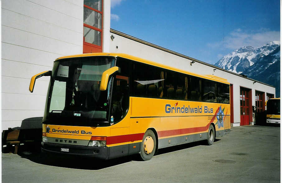 (075'629) - AVG Grindelwald - Nr. 27/BE 345'856 - Setra am 12. Mrz 2005 in Interlaken, Postgarage