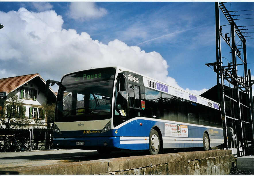 (075'727) - AOE Langnau - Nr. 4/BE 26'795 - Van Hool am 25. Mrz 2005 beim Bahnhof Langnau