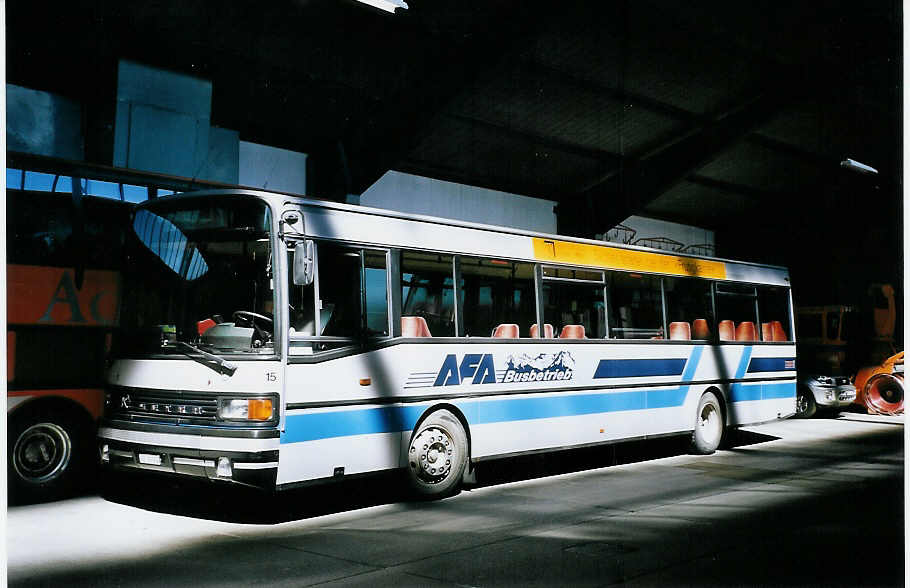 (075'921) - AFA Adelboden - Nr. 15/BE 26'974 - Setra (ex TPYG Yverdon Nr. 5) am 3. April 2005 im Autobahnhof Adelboden