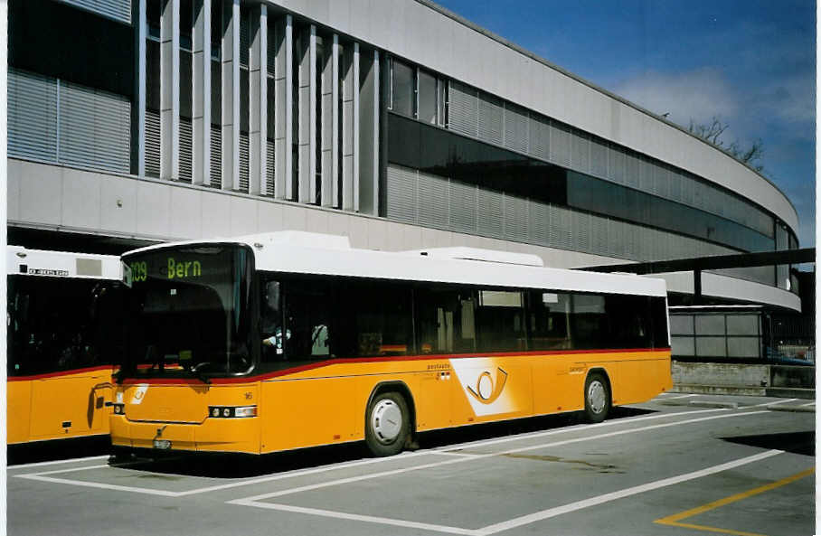 (076'103) - Steiner, Ortschwaben - Nr. 16/BE 257'095 - Volvo/Hess am 10. April 2005 in Bern, Postautostation