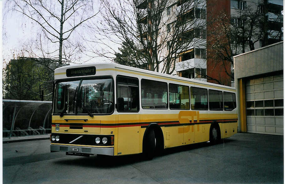 (076'118) - STI Thun - Nr. 6/BE 26'667 - Volvo/FHS (ex TSG Blumenstein Nr. 6) am 13. April 2005 in Thun, Garage