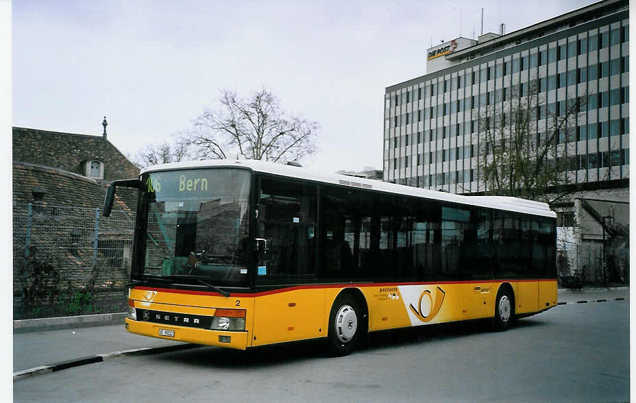 (076'122) - Steiner, Ortschwaben - Nr. 2/BE 90'522 - Setra am 16. April 2005 in Bern, Postautostation