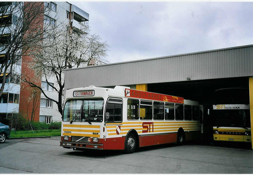 (076'220) - STI Thun - Nr. 34/BE 443'834 - Volvo/R&J (ex SAT Thun Nr. 34) am 21. April 2005 in Thun, Garage