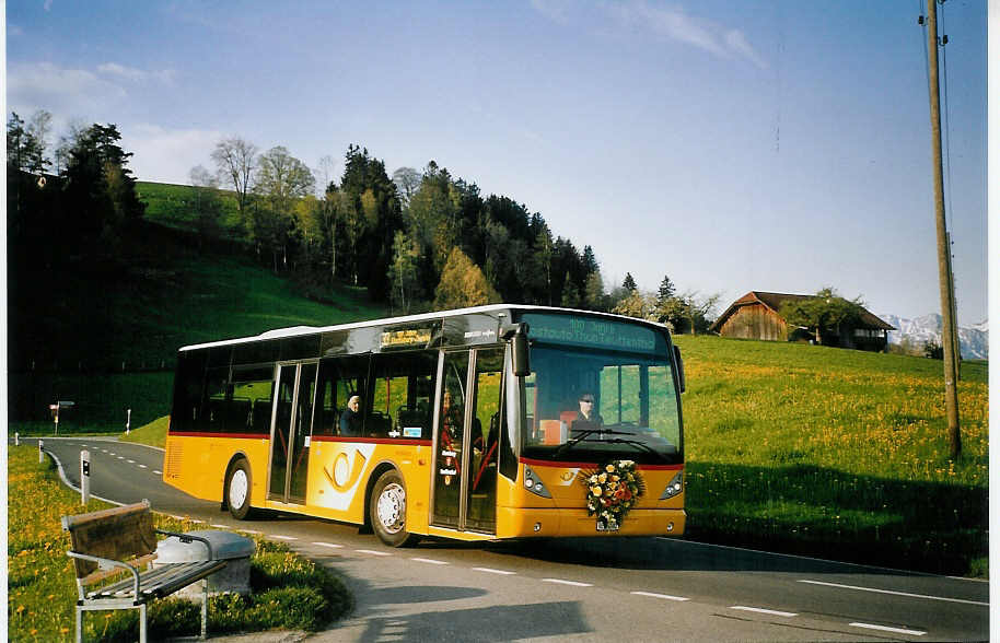 (076'431) - Burri, Teuffenthal - BE 60'582 - Van Hool am 1. Mai 2005 in Homberg, Gappen