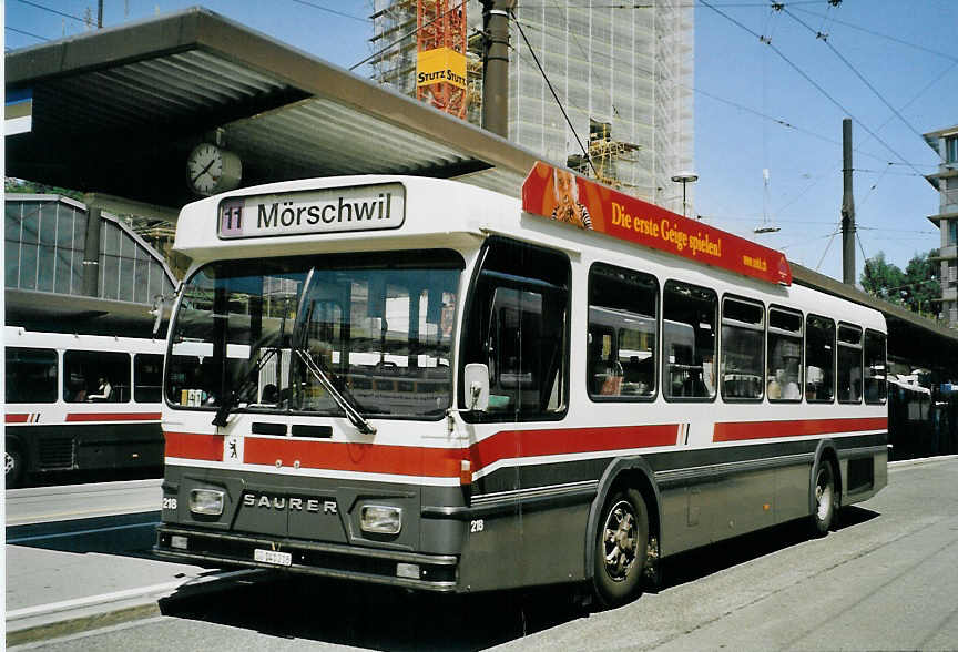 (079'209) - VBSG St. Gallen - Nr. 218/SG 141'218 - Saurer/Hess am 28. Juli 2005 beim Bahnhof St. Gallen