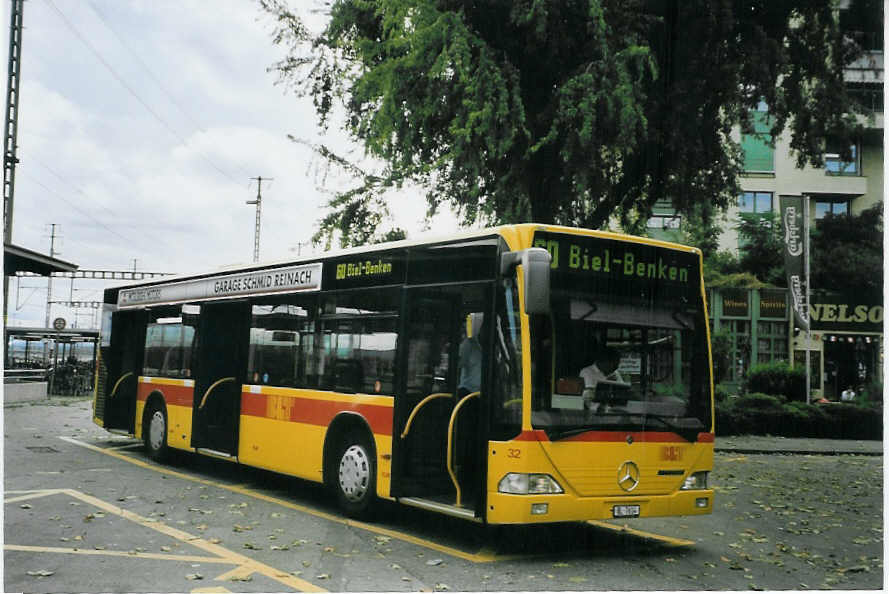 (079'302) - BLT Oberwil - Nr. 32/BL 7614 - Mercedes am 30. Juli 2005 beim Bahnhof Muttenz