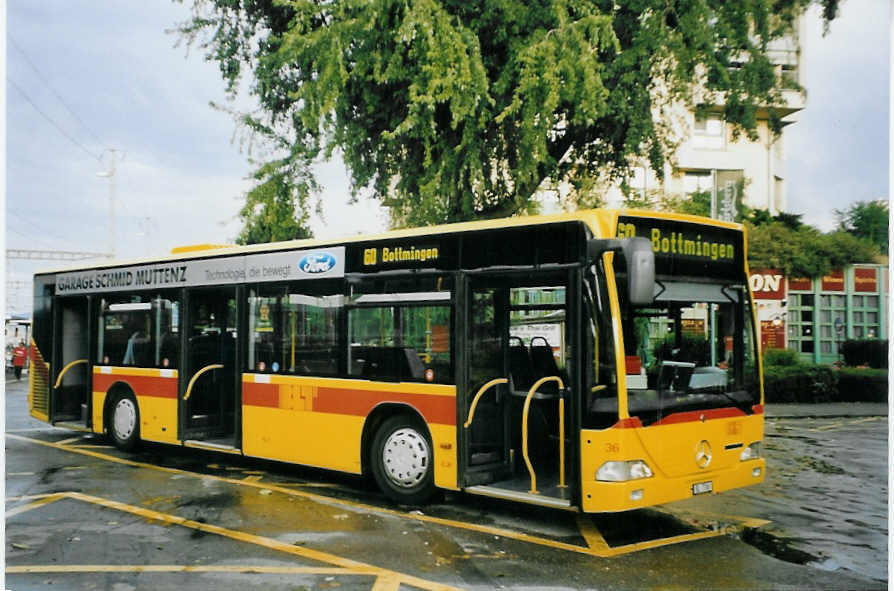 (079'329) - BLT Oberwil - Nr. 36/BL 7760 - Mercedes am 30. Juli 2005 beim Bahnhof Muttenz